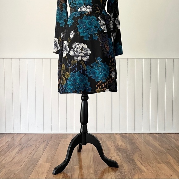 Everly Black Floral Long Sleeve Wrap Dress Size M - Picture 4 of 15